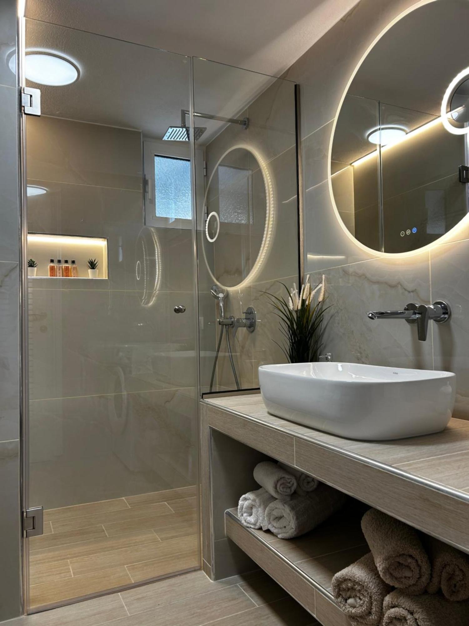 Bozikis House! A Cosy Apartment In The City Centre Скиатос Экстерьер фото